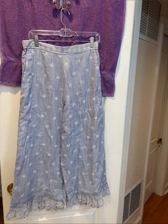 Romeo & Juliet Couture Pants - NWT Romeo & Juliet Couture Blue Striped Eyelet Wide-Leg Pants